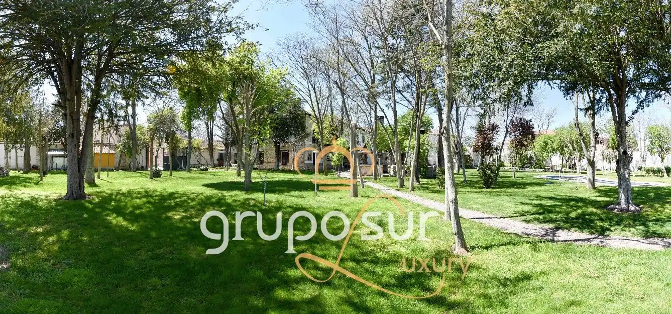 Country homes for sale in Olmedo  with Heating, Private garden and Parquet flooring