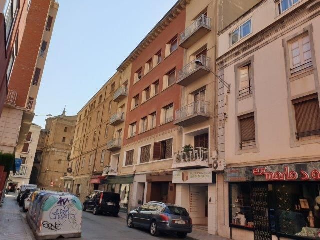 Exterior view of Flat to rent in  Huesca Capital  with Air Conditioner, Heating and Balcony