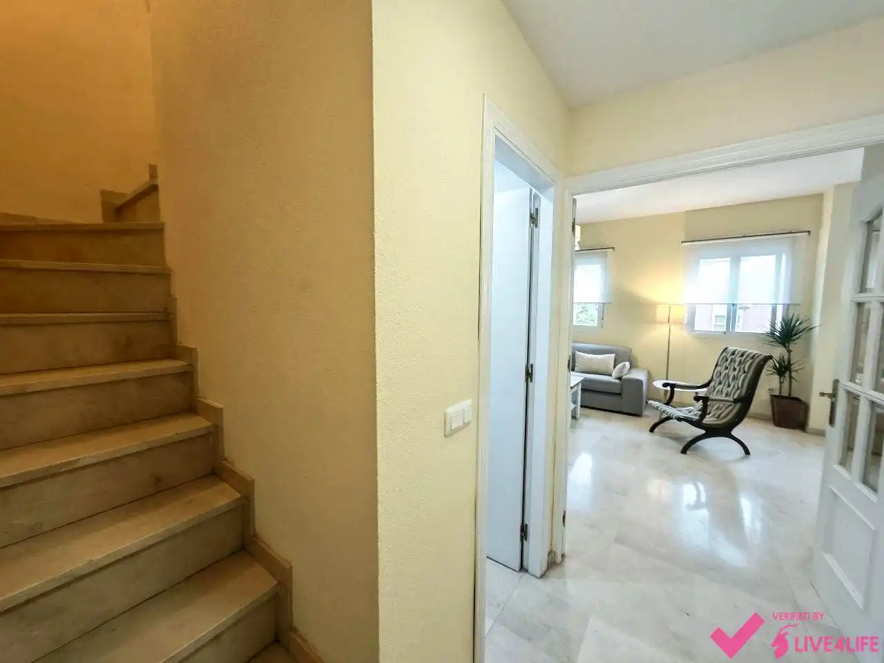 Maisonette zur Miete in Sevilla mit Klimaanlage, Terrasse und Möbliert