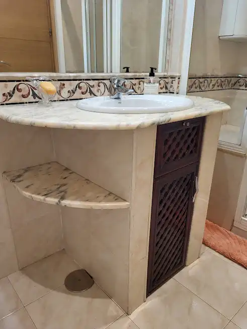 Bathroom of Flat for rent in Linares  with Air Conditioner, Heating and Furnished