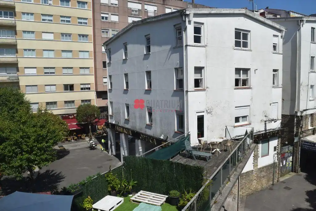 Vista exterior de Piso en venta en Santiago de Compostela  con Calefacción