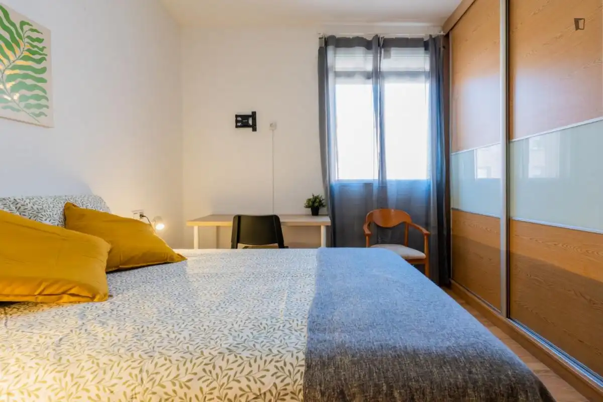Room in Ciutat Fallera