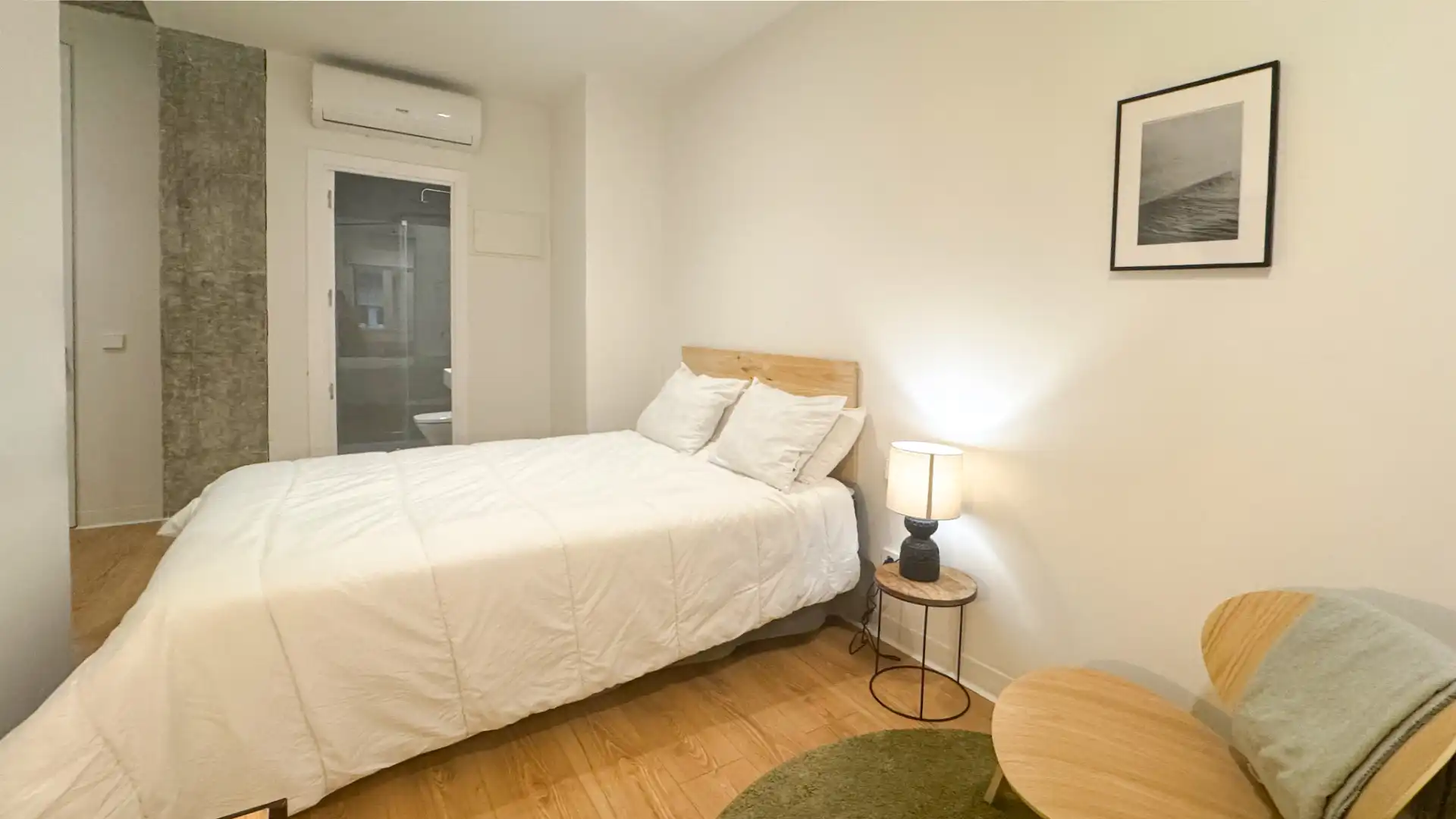 Dormitori de Casa o xalet per a compartir en Madrid amb Aire condicionat, Calefacció i Moblat