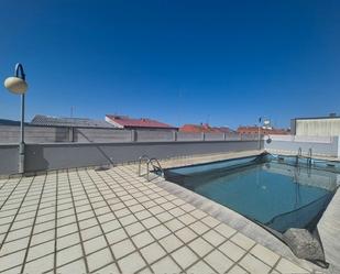 Piscina de Pis en venda en Vigo  amb Parquet i Piscina comunitària
