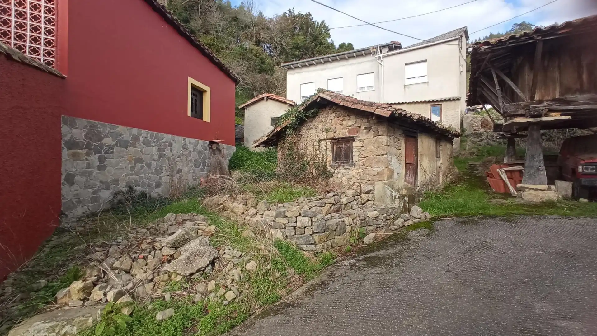 Finca rústica en venta en Sariego con Jardín privado y Amueblado