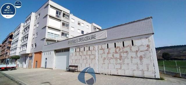 Local comercial en Venta en Fuenmayor