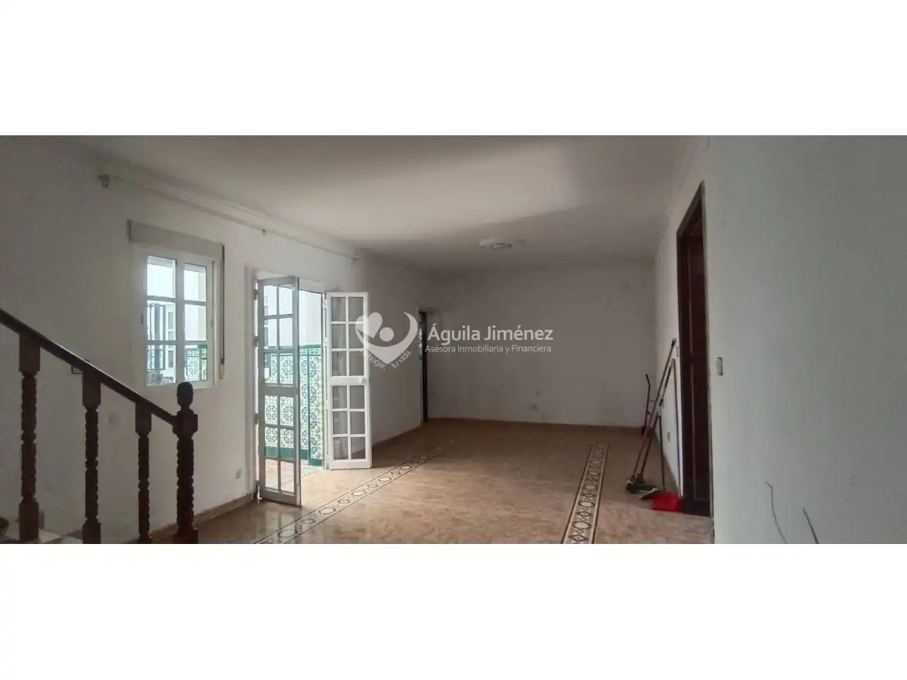 Casa adosada en venta en Alcalá de Guadaira con Calefacción, Terraza y Piscina