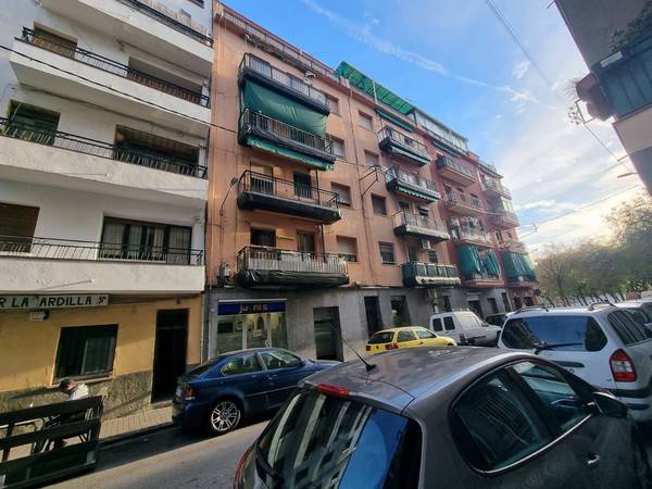 Piso en Venta en C/ Mare de Deu del Corredor en Cerdanyola Sud