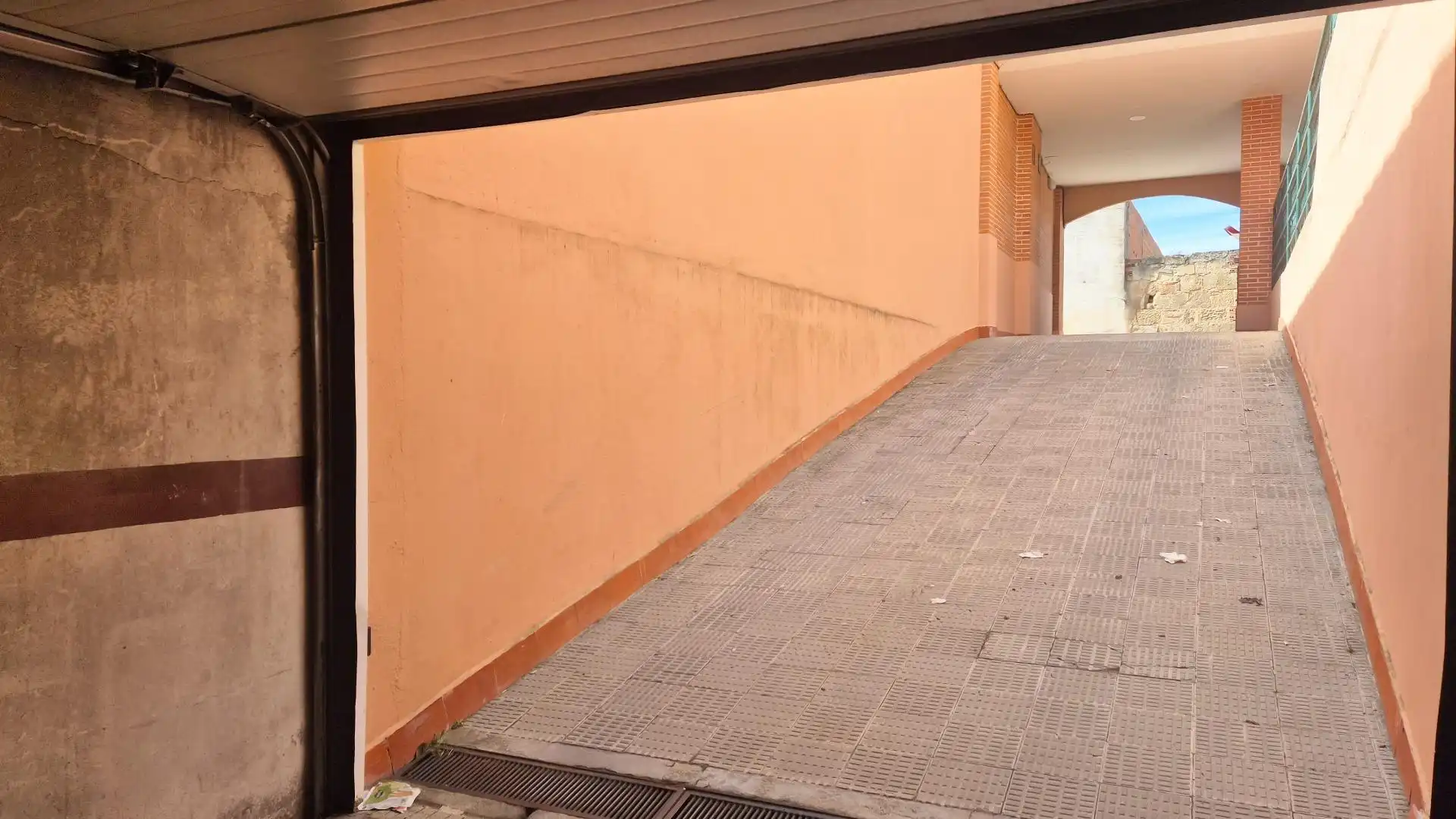 Aparcament de Pis en venda en Castellanos de Moriscos amb Calefacció, Traster i Balcó