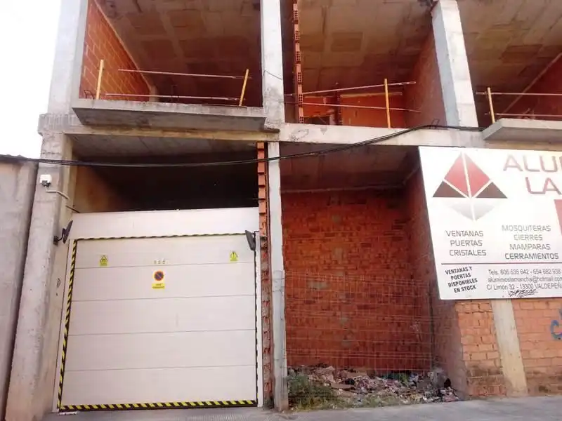 Residencial en venda a Valdepeñas, imagen 3