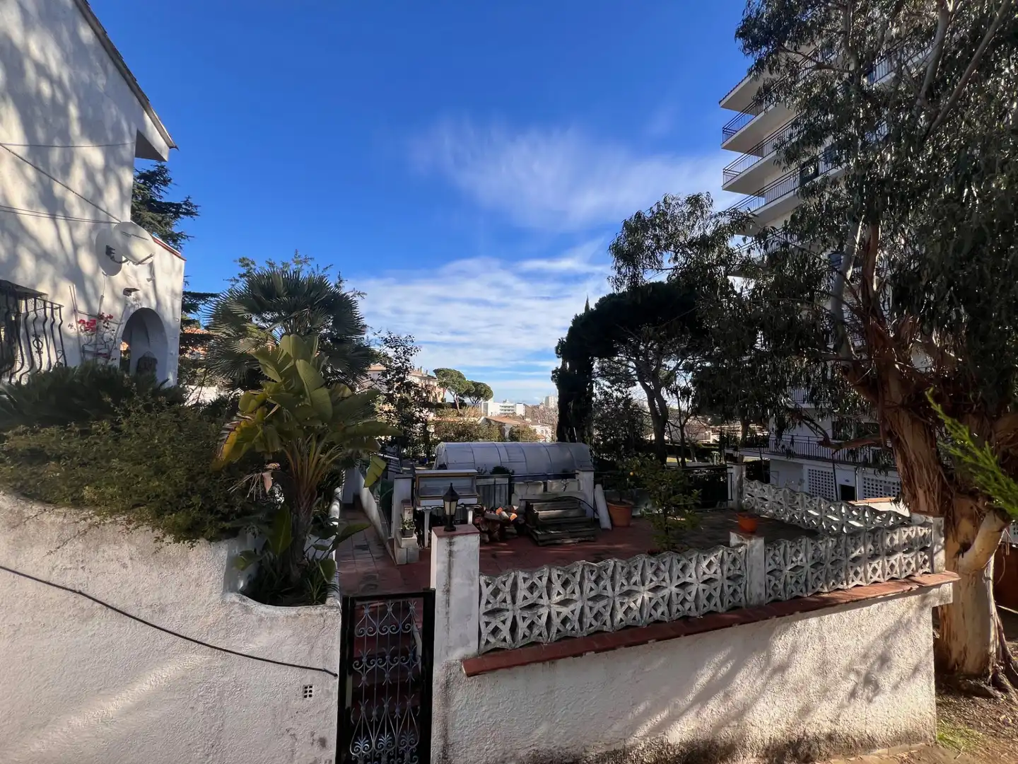 Vista exterior de Edificio en venta en Castell d'Aro, Platja d'Aro i s'Agaró con Piscina comunitaria