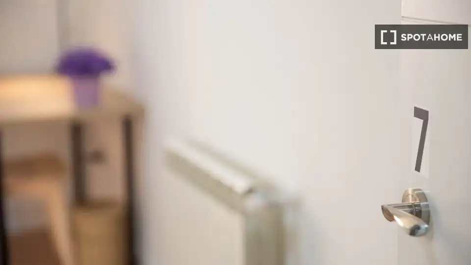 Bedroom of Flat for share in Madrid  with Air Conditioner, Heating and Terrace