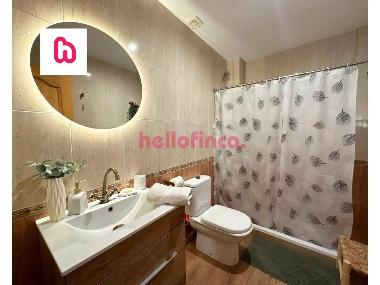 Bathroom of Flat for sale in Sant Celoni  with Air Conditioner, Heating and Parquet flooring