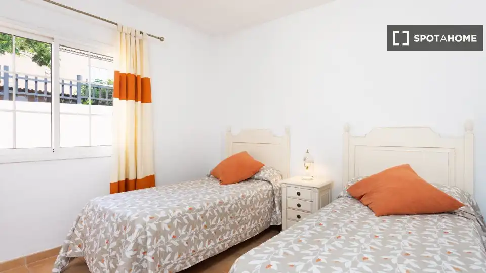 Habitación de Apartamento para compartir en El Rosario con Aire acondicionado, Terraza y Amueblado