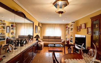 Living room of Flat for sale in  Valencia Capital  with Air Conditioner and Balcony