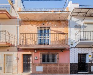 Exterior view of Single-family semi-detached for sale in  Sevilla Capital