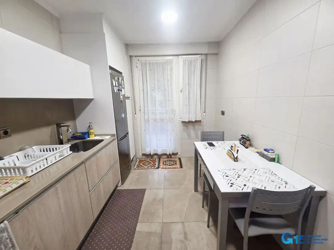 Cocina de Piso en venta en Errenteria con Calefacción, Terraza y Amueblado
