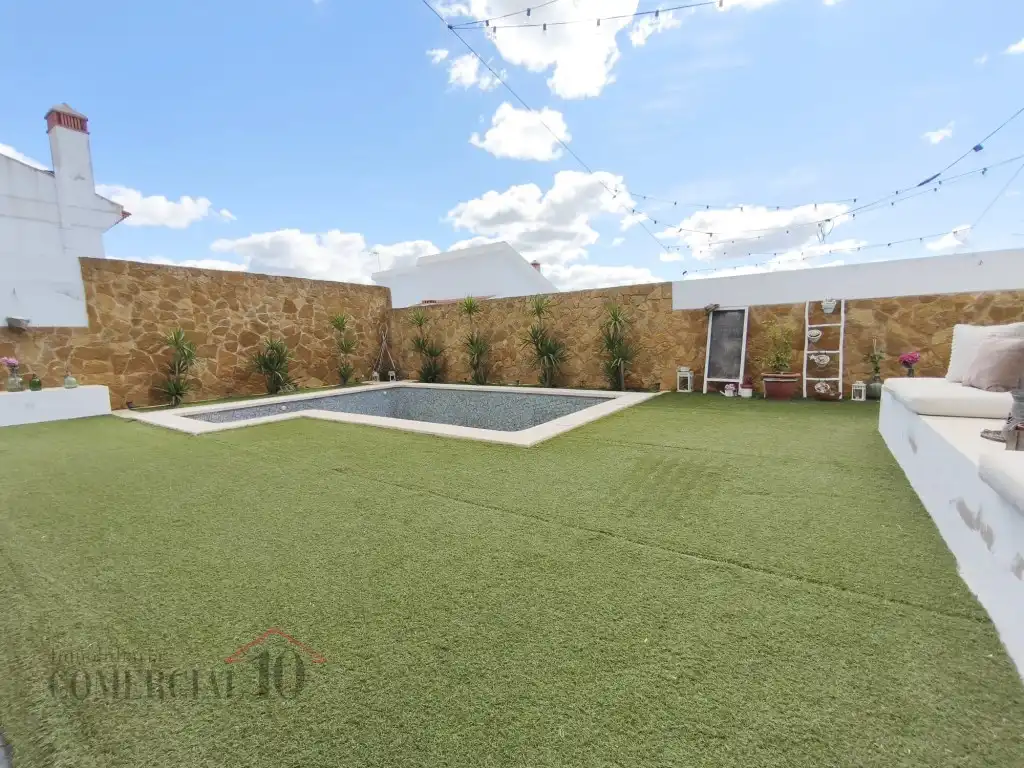 Chalet con piscina en venta en Olivenza, imagen 11