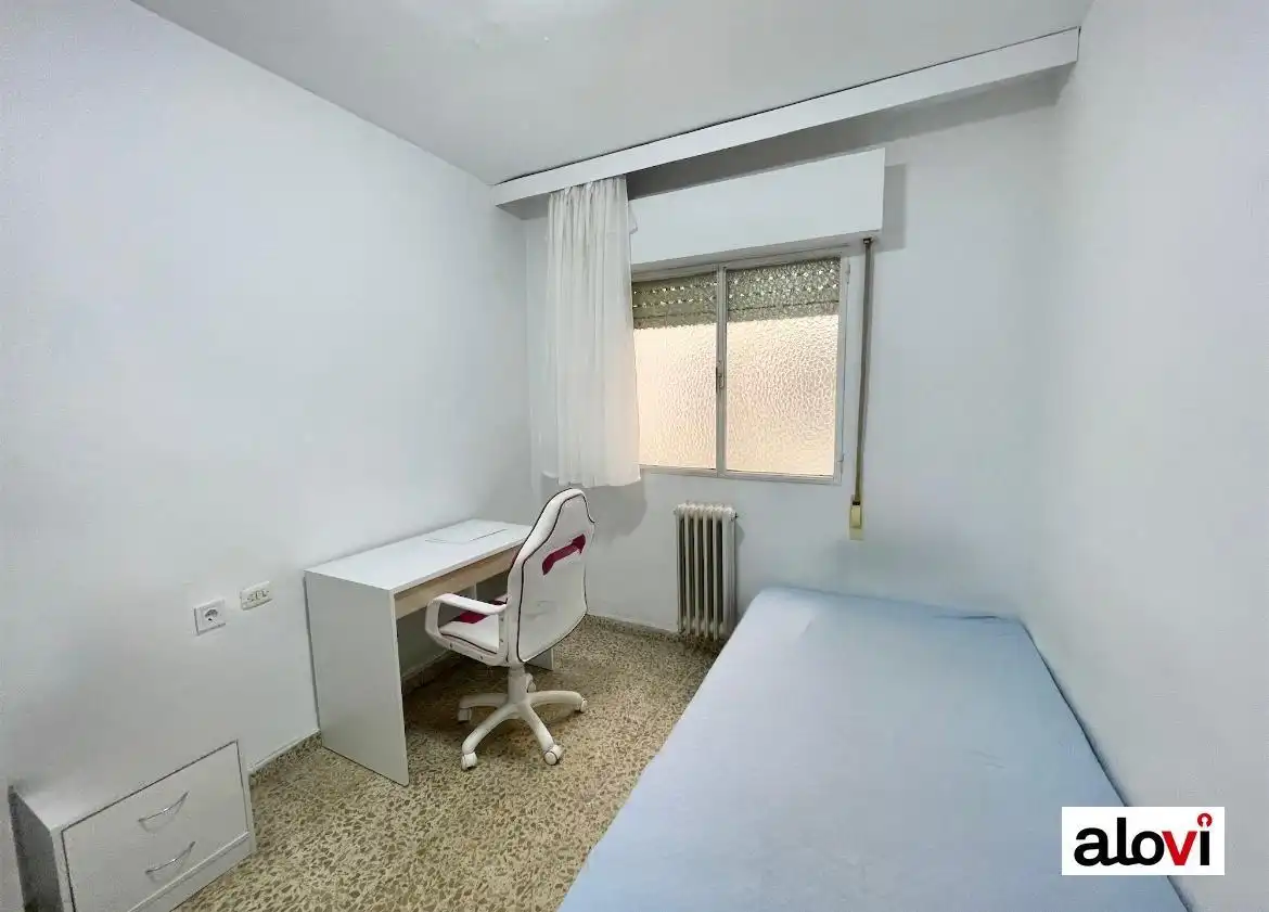 Schlafzimmer von Wohnung zur Miete in Granada mit Terrasse, Möbliert und Balkon