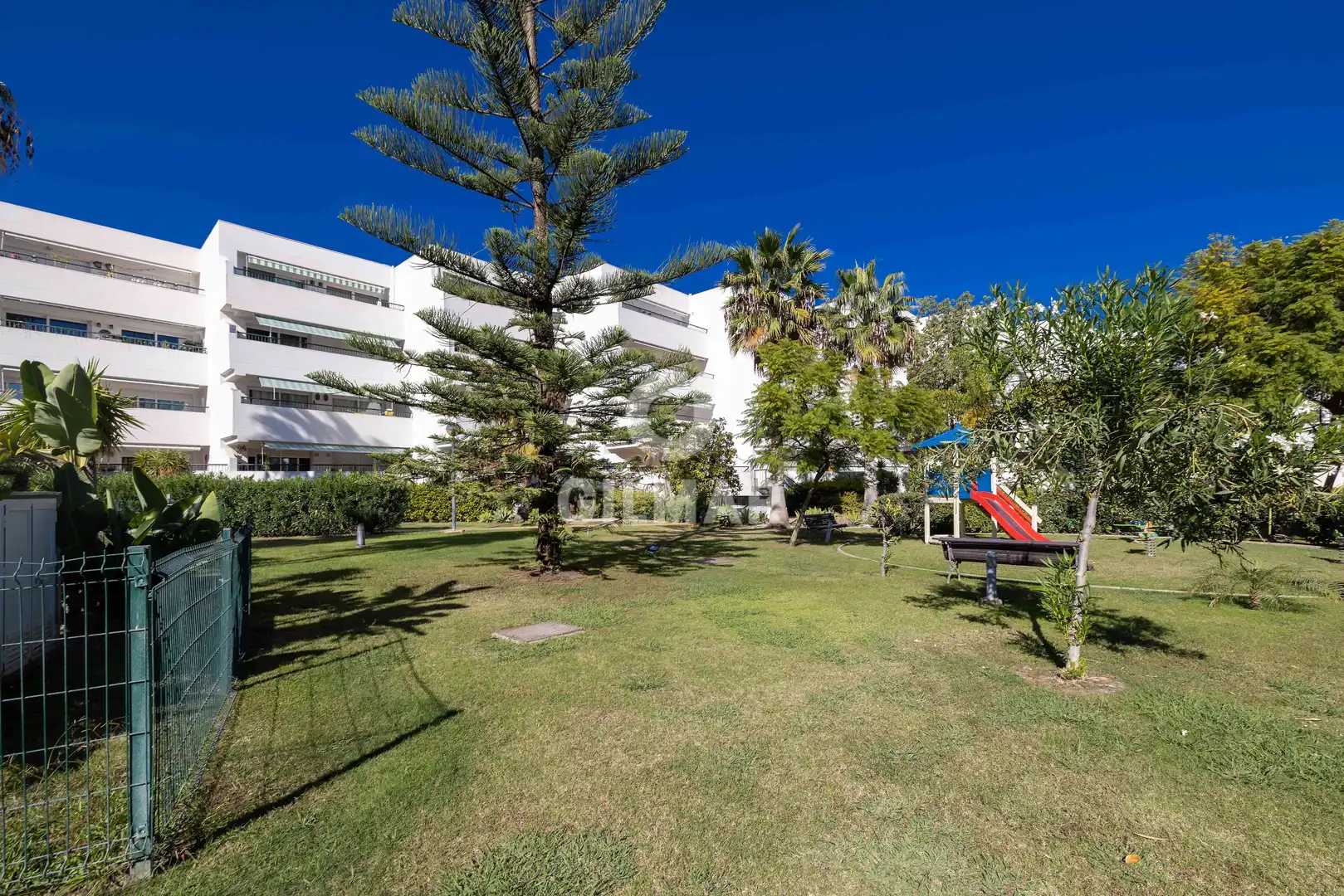 Jardí de Apartament en venda en Marbella amb Calefacció, Traster i Piscina