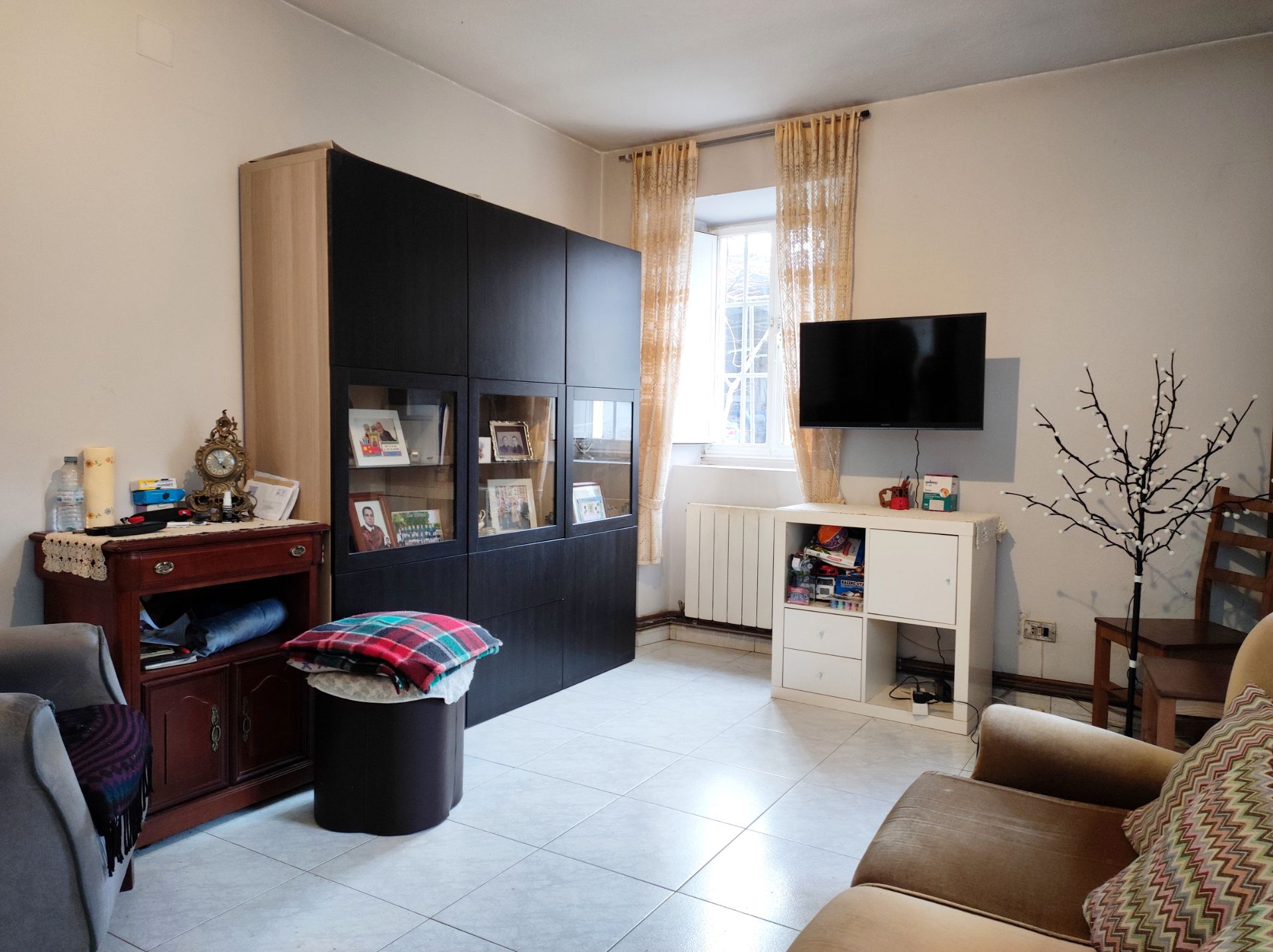 Sala de estar de Casa o chalet en venta en Carral con Calefacción, Jardín privado y Amueblado