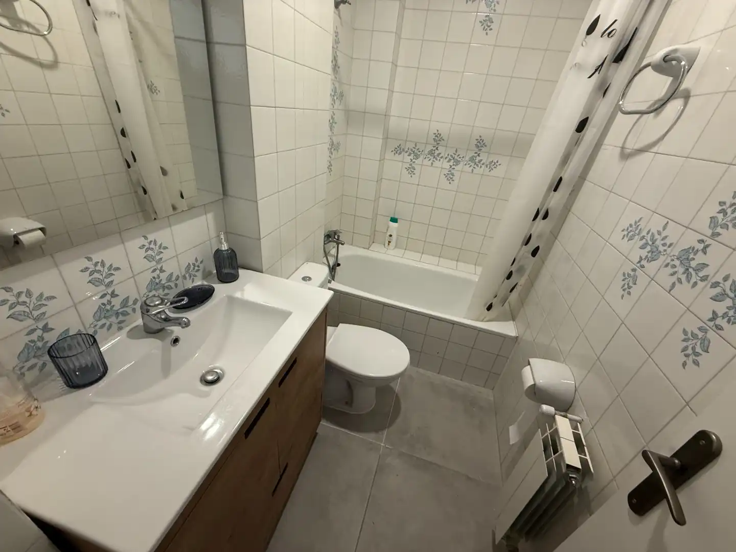 Bathroom of Flat for sale in Baltanás  with Air Conditioner, Heating and Parquet flooring