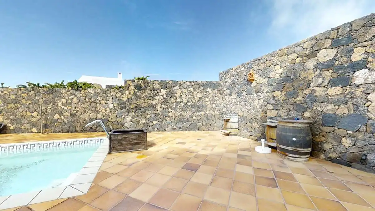 Terrassa de Casa o xalet en venda en Yaiza amb Aire condicionat, Jardí privat i Traster
