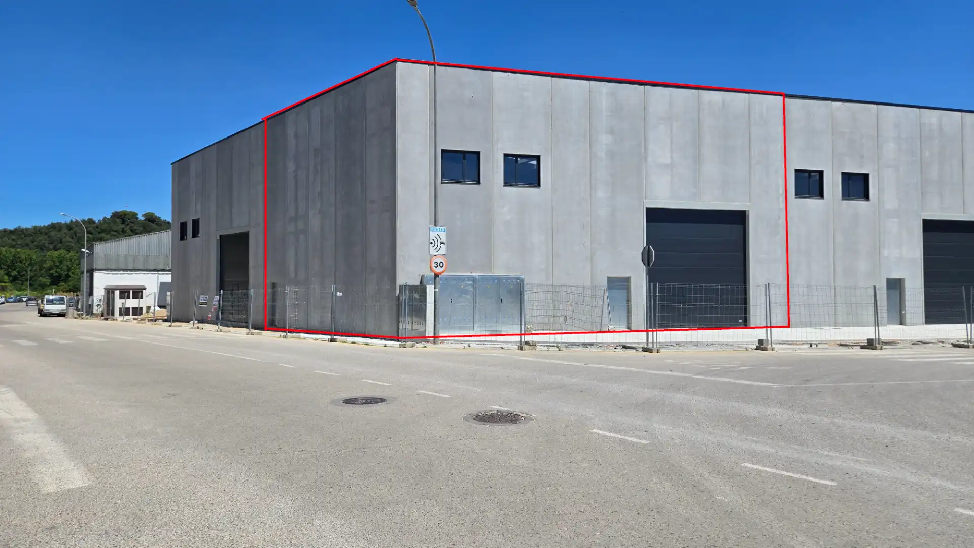 Vista exterior de Nau industrial de lloguer en Sarrià de Ter, Girona