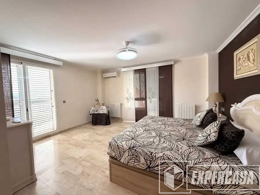 Dormitori de Casa o xalet en venda en Riba-roja de Túria amb Aire condicionat, Calefacció i Terrassa