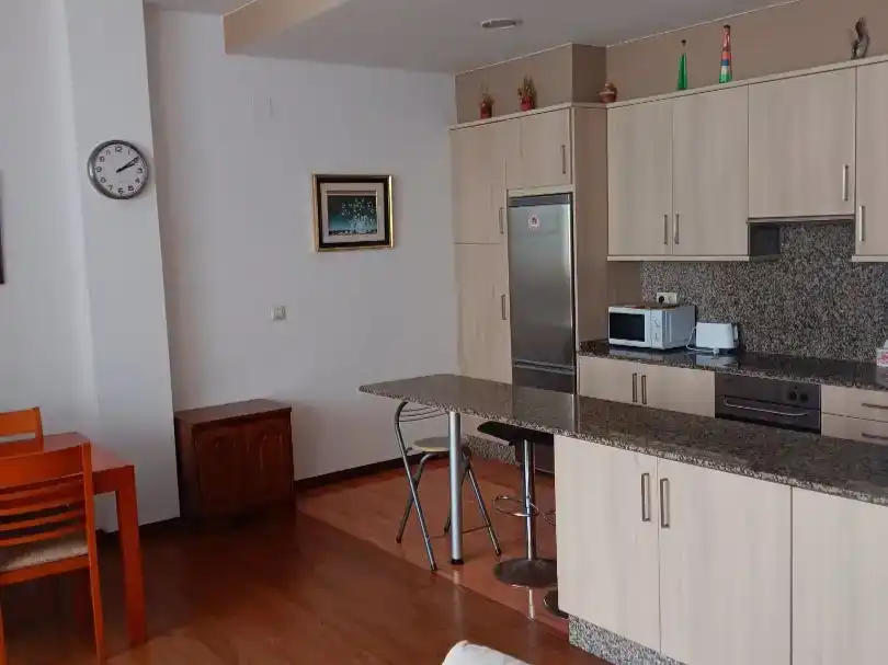 Cuina de Apartament de lloguer en A Coruña Capital  amb Moblat