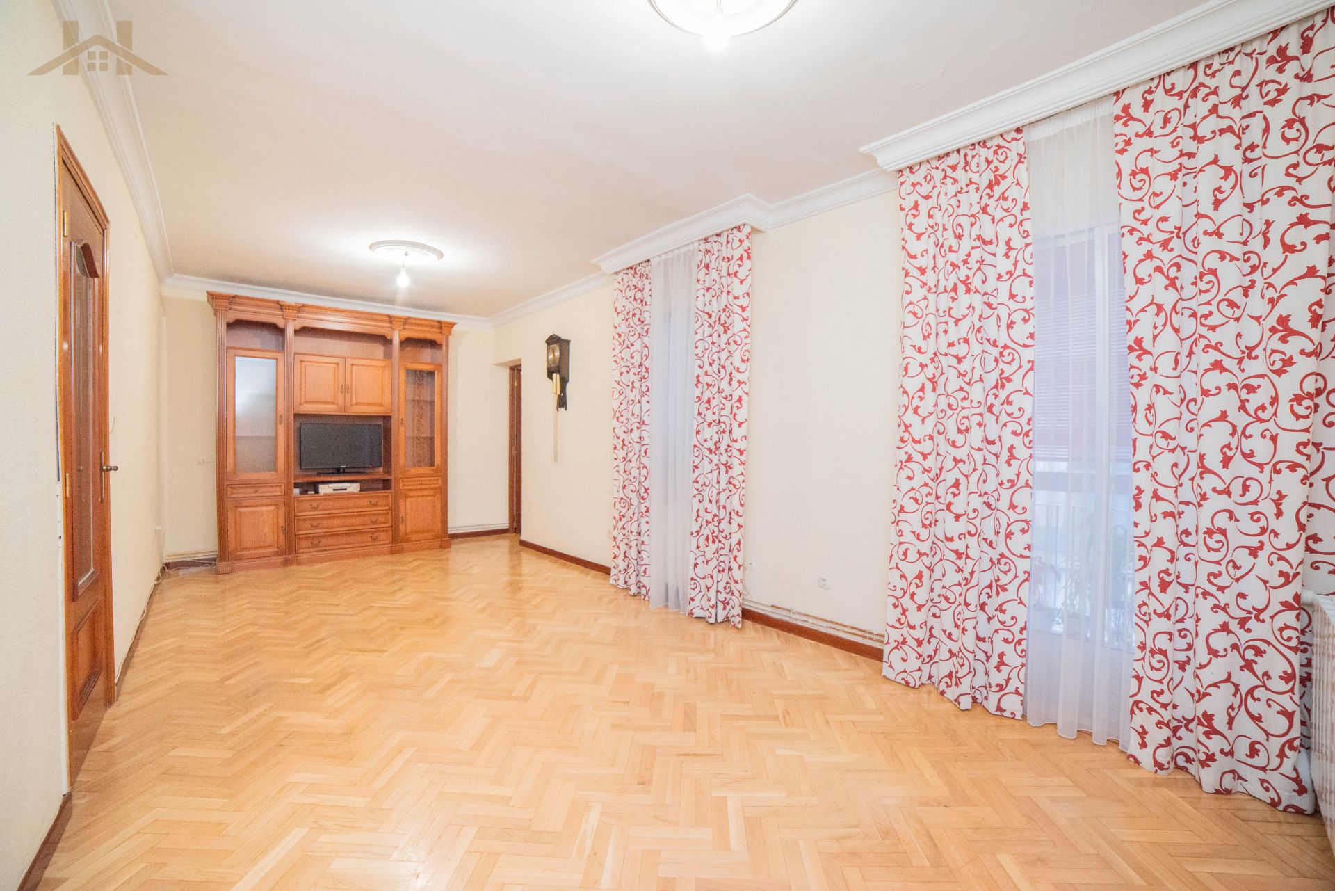 Living room of Flat for sale in Aranjuez  with Air Conditioner, Heating and Terrace