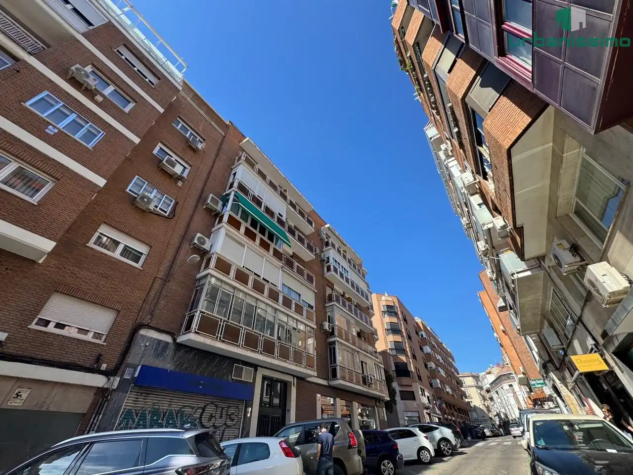 Exterior view of Flat for sale in Barrio de Salamanca