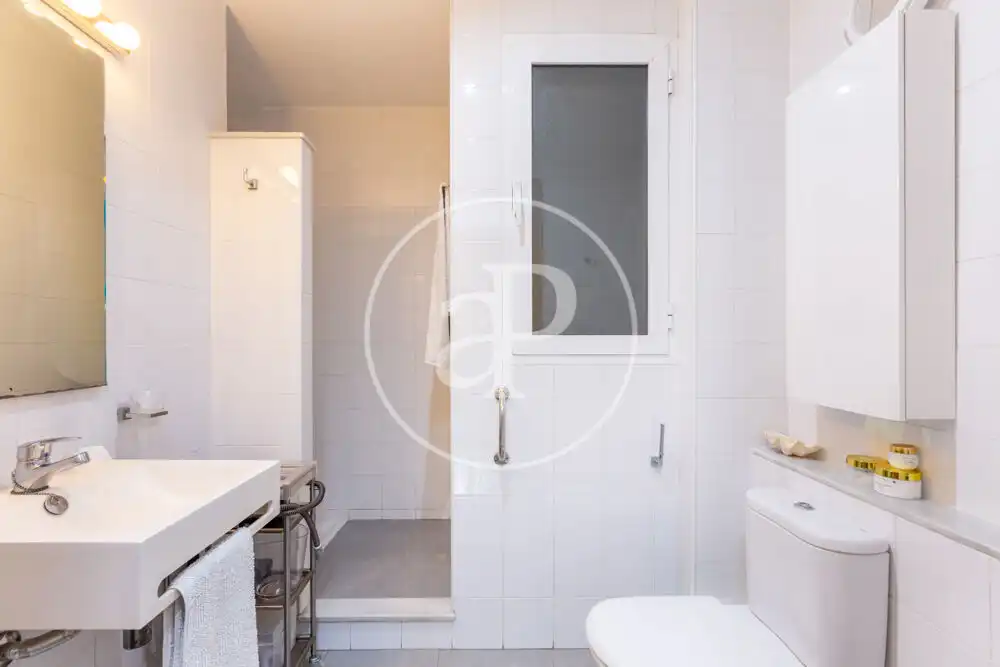 Baño de Piso en venta en Valencia con Aire acondicionado, Calefacción y Balcón
