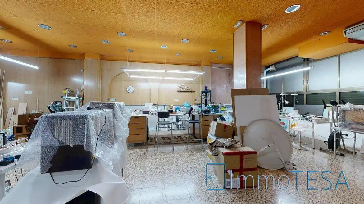Cocina de Local en venta en Barberà del Vallès