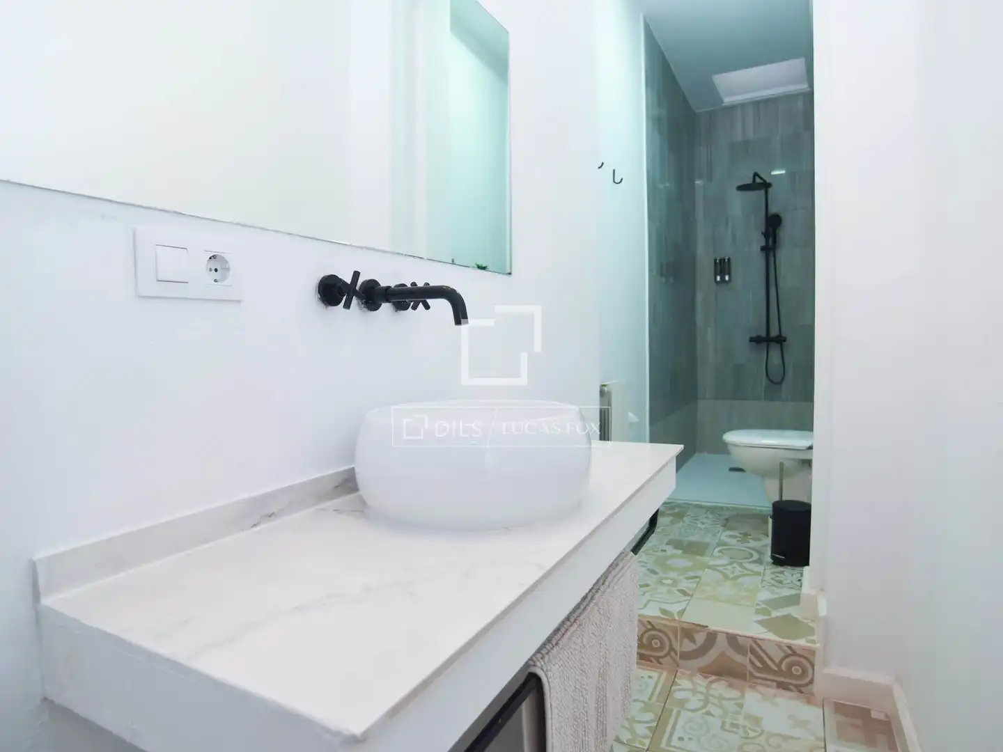 Baño de Piso en venta en Barcelona con Aire acondicionado, Calefacción y Terraza