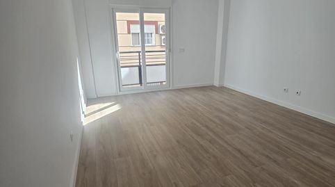 Foto 2 de Piso en venta en Calle del Clavel, Las Flores, Mijas