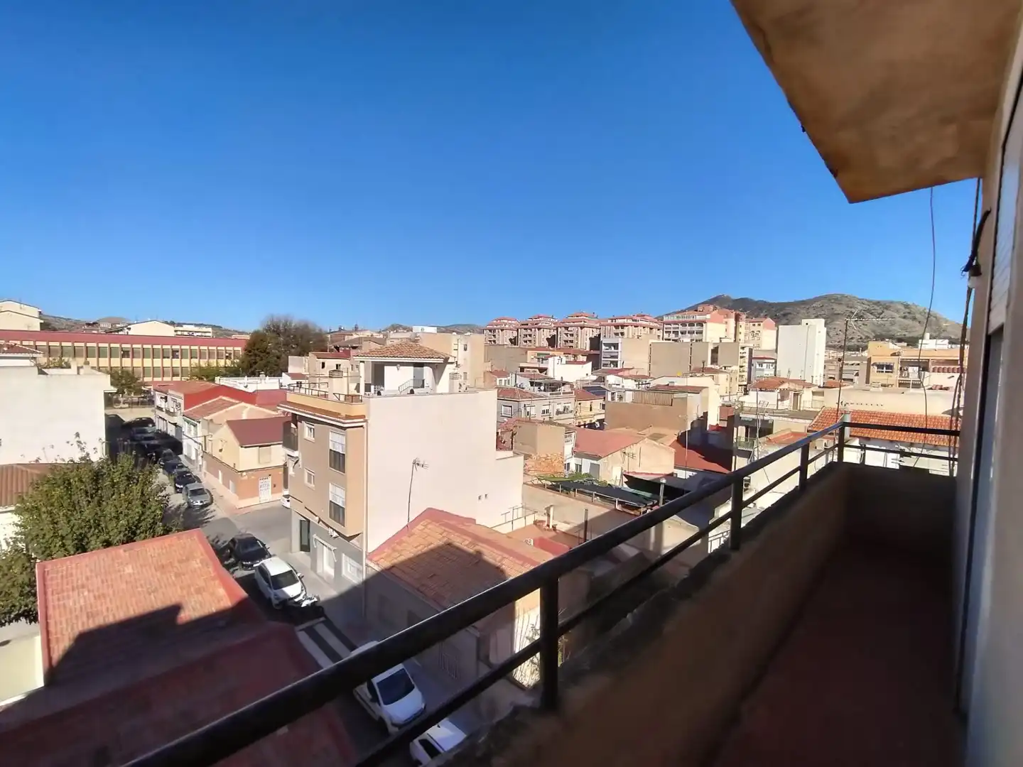 Vista exterior de Piso en venta en Elda con Balcón y Alarma
