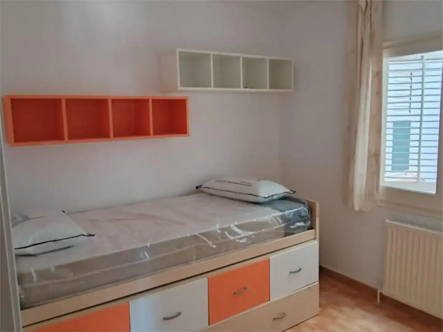 Dormitori de Apartament en venda en Salou amb Aire condicionat, Piscina i Balcó