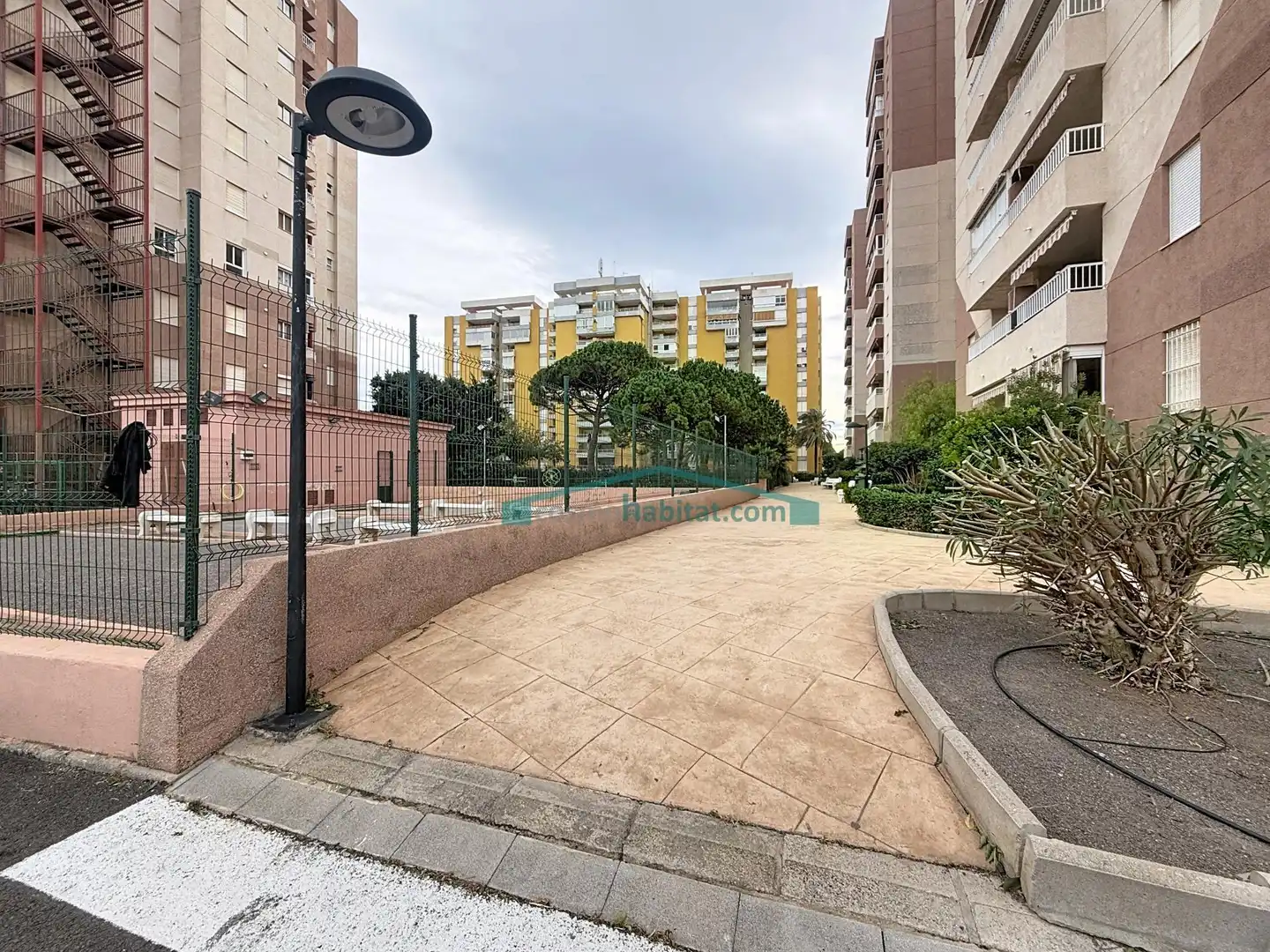 Vista exterior de Pis en venda en Canet d'En Berenguer amb Jardí privat, Terrassa i Balcó