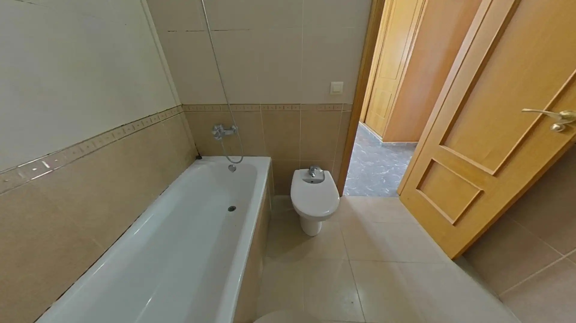 Bathroom of Apartments for sale in Cofrentes
