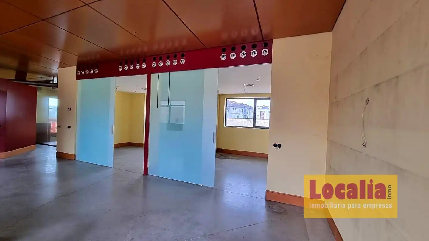 Büro zum Verkauf in Santander