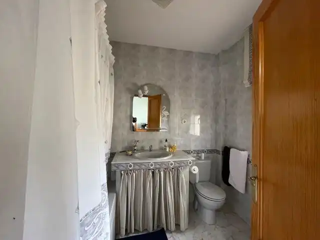 Bany de Casa o xalet en venda en Valdemorillo amb Calefacció, Jardí privat i Terrassa