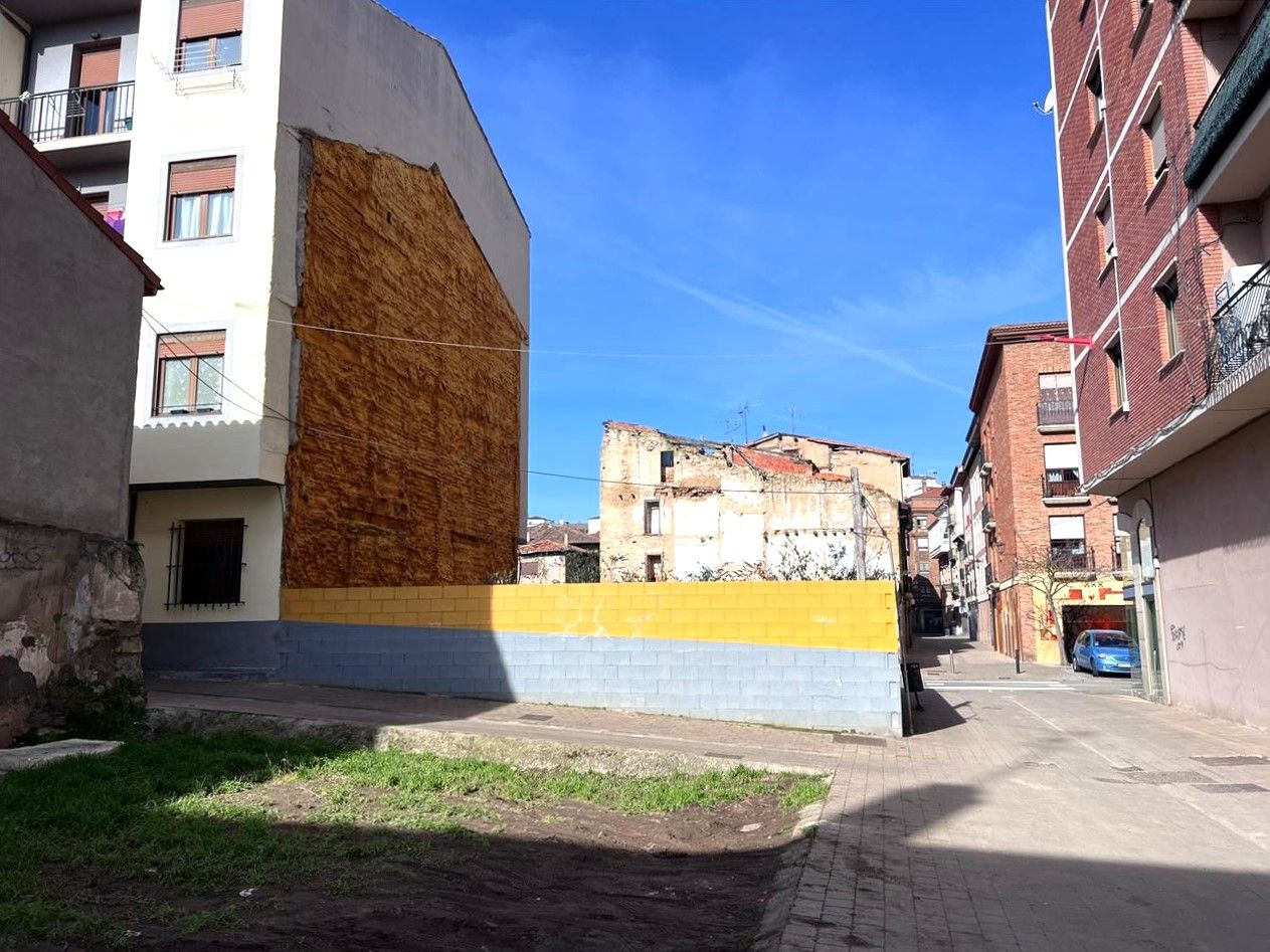 Vista exterior de Residencial en venda en Miranda de Ebro