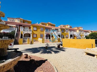 Pis amb piscina en venda a Orihuela Costa