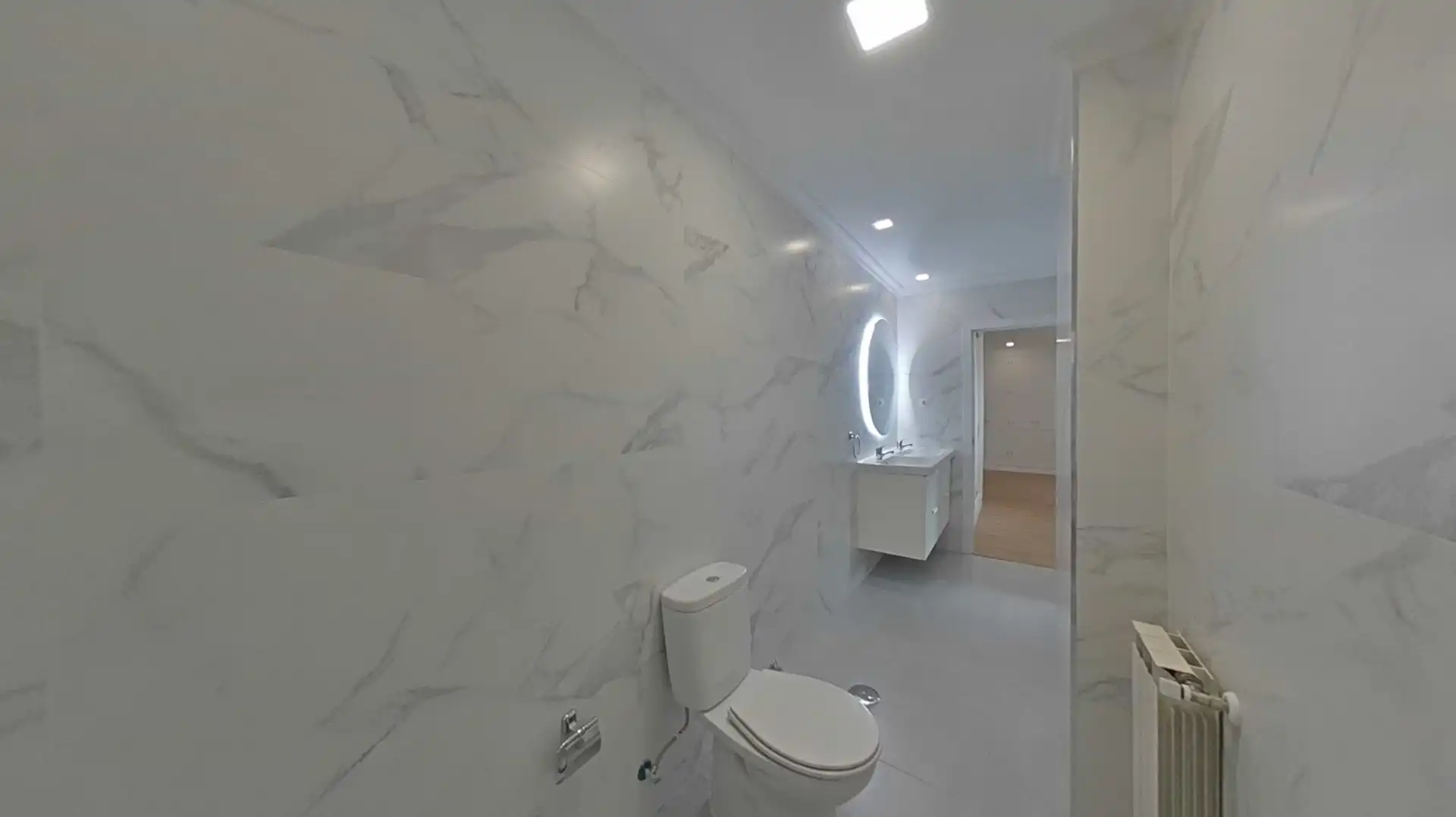 Badezimmer von Wohnung zum Verkauf in Madrid mit Heizung, Terrasse und Ofen