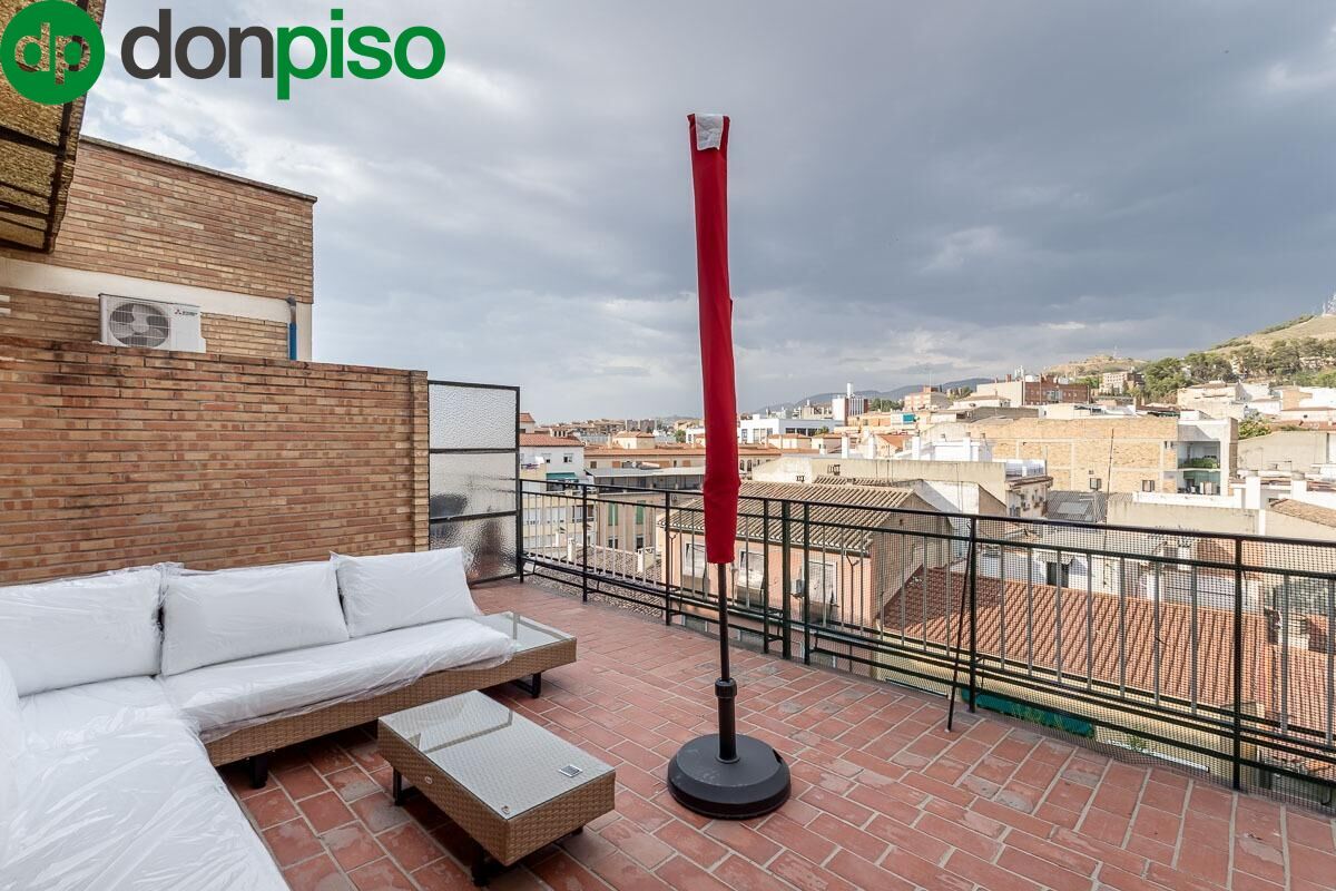 Terrassa de Àtic en venda en  Granada Capital amb Terrassa
