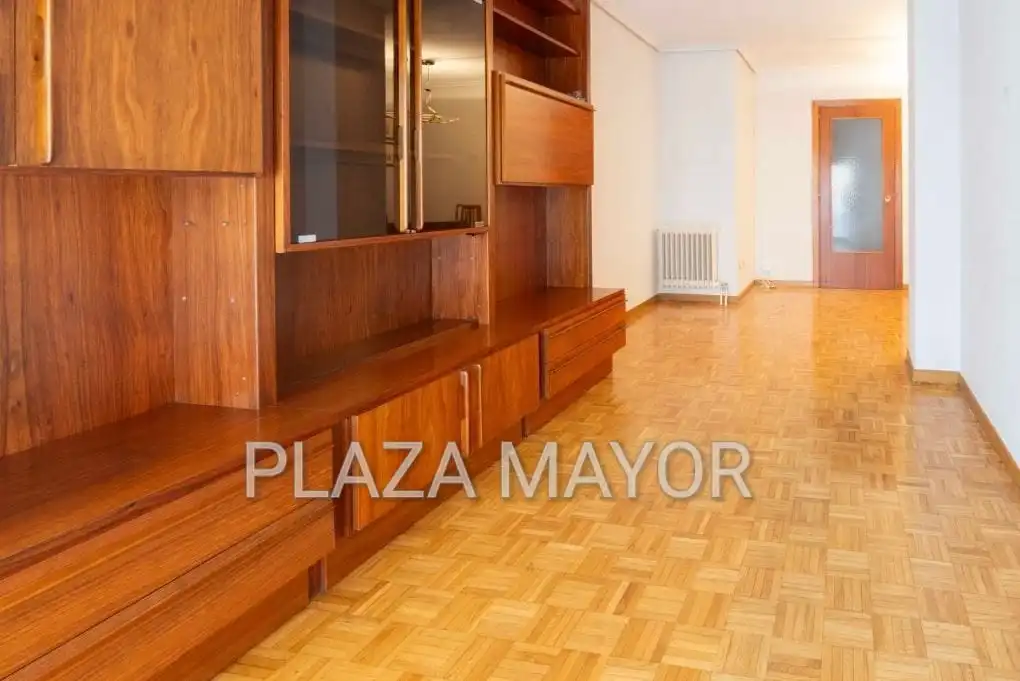 Wohnzimmer von Wohnung zum Verkauf in Salamanca mit Heizung, Parkett und Abstellraum