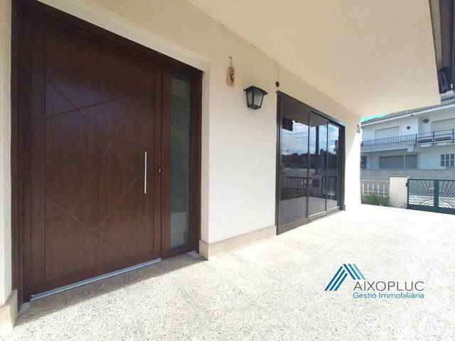 Casa adosada en Alquiler en Mercè Torrescassana en Puigdàlber