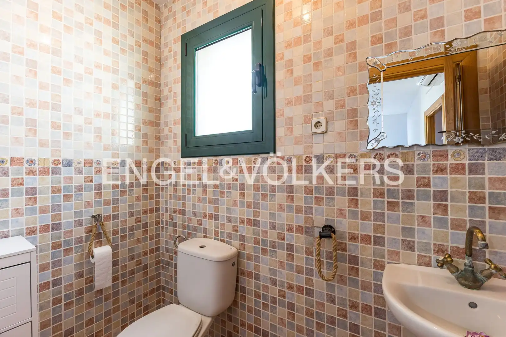 Bathroom of Houses for sale in Castelldefels  with Air Conditioner, Heating and Terrace