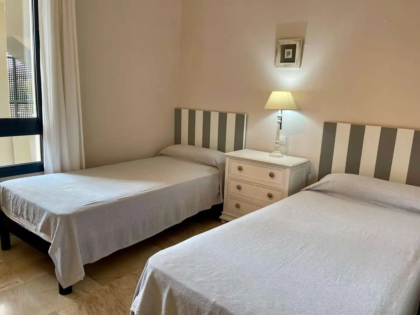 Habitación de Piso de alquiler en Son Servera con Aire acondicionado, Terraza y Amueblado